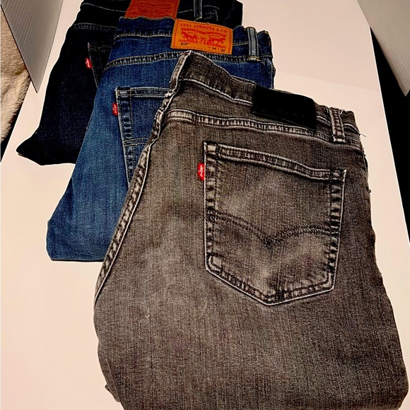 3 Levi Jeans - Picture 1 of 5